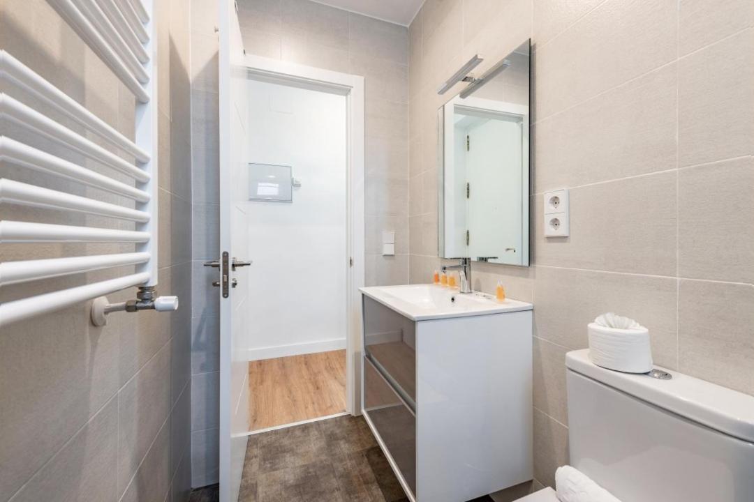 Bright Apartment- 1bd 1bth- Alonso Cano Madri
